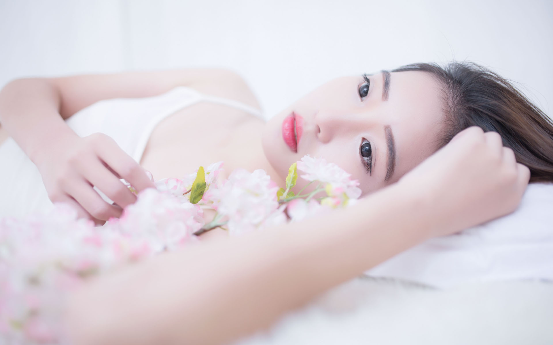 纳指续创新高，热门中概股多数走低